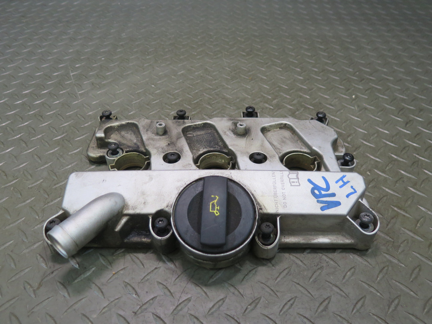 2015-2018 Porsche Cayenne 958 Hybrid Engine Motor Left Cylinder Head Valve Cover