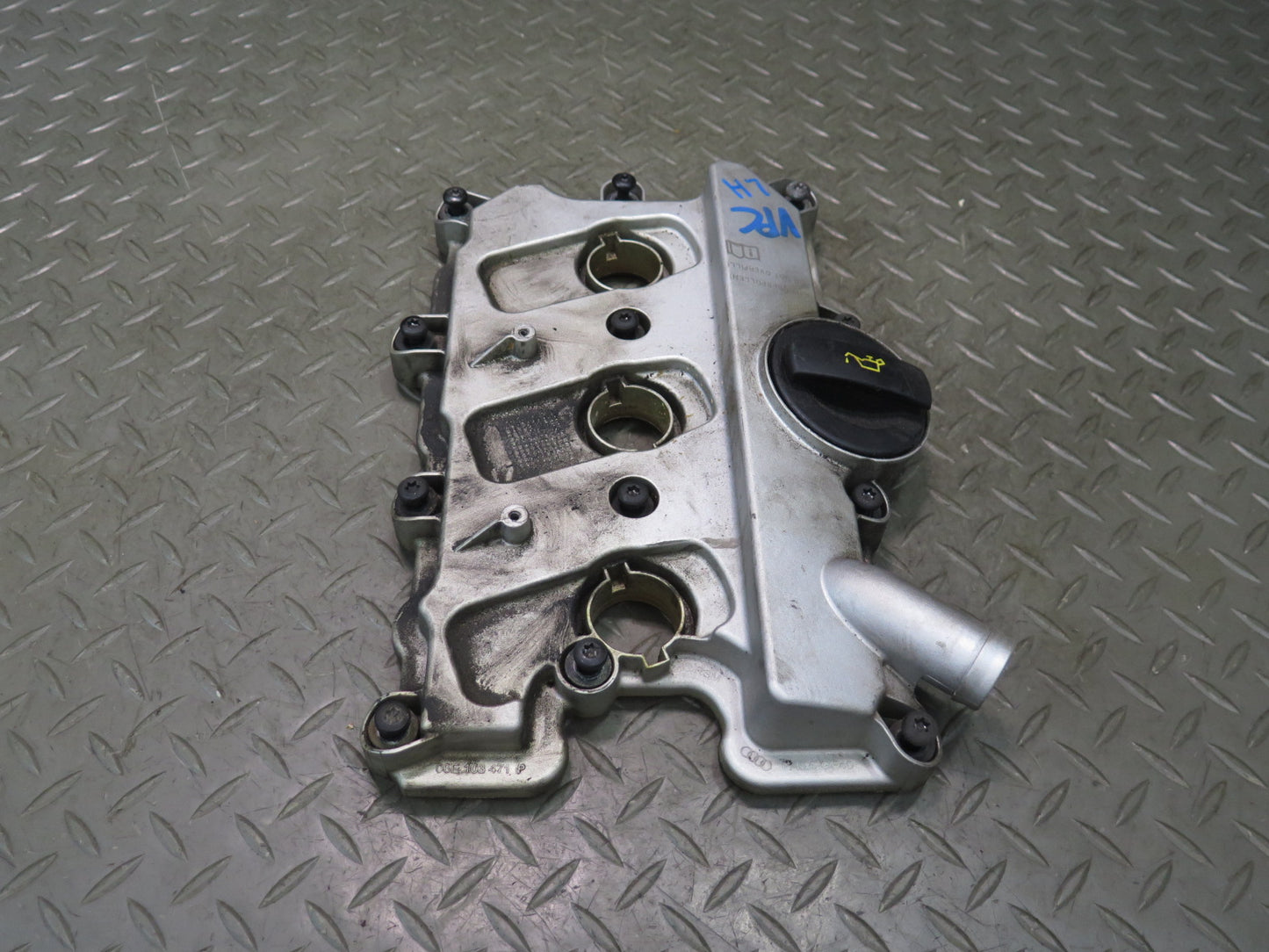 2015-2018 Porsche Cayenne 958 Hybrid Engine Motor Left Cylinder Head Valve Cover