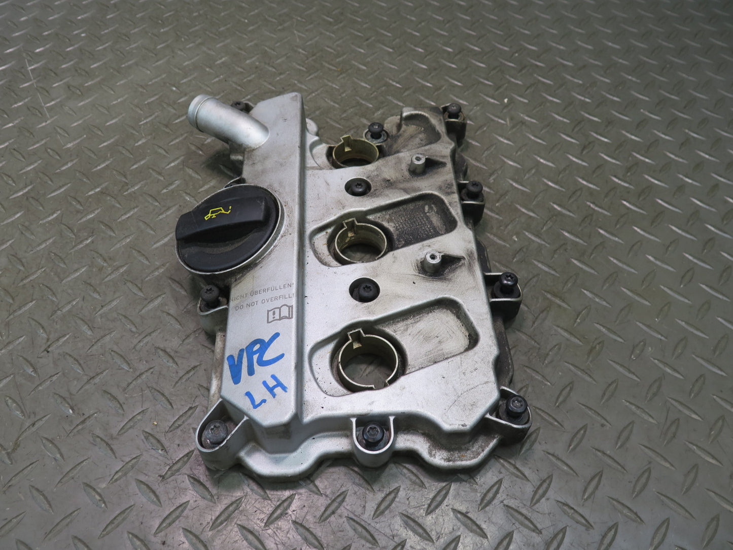2015-2018 Porsche Cayenne 958 Hybrid Engine Motor Left Cylinder Head Valve Cover
