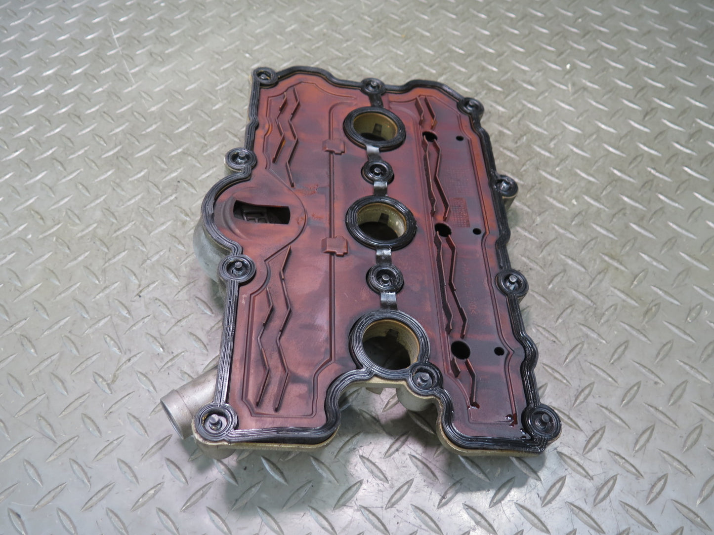 2015-2018 Porsche Cayenne 958 Hybrid Engine Motor Left Cylinder Head Valve Cover
