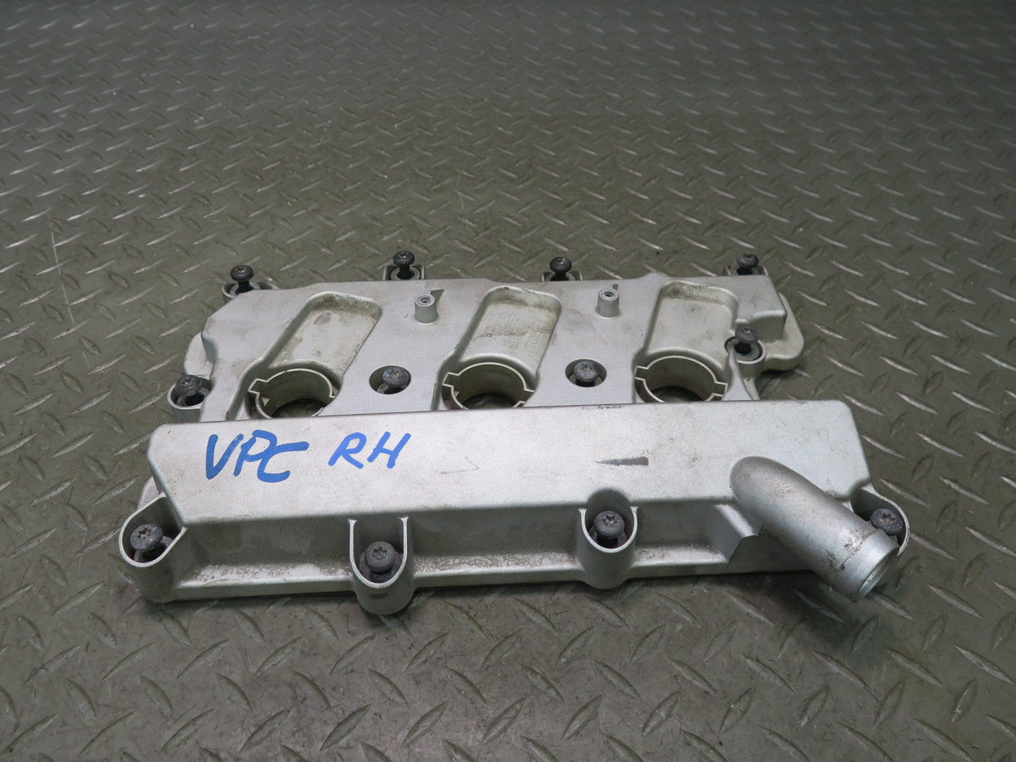 2015-2018 Porsche Cayenne 958 Hybrid Engine Right Cylinder Head Valve Cover