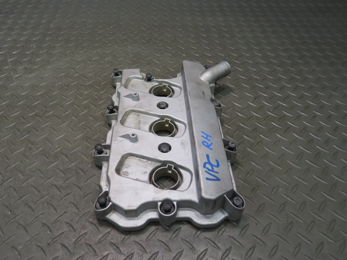 2015-2018 Porsche Cayenne 958 Hybrid Engine Right Cylinder Head Valve Cover