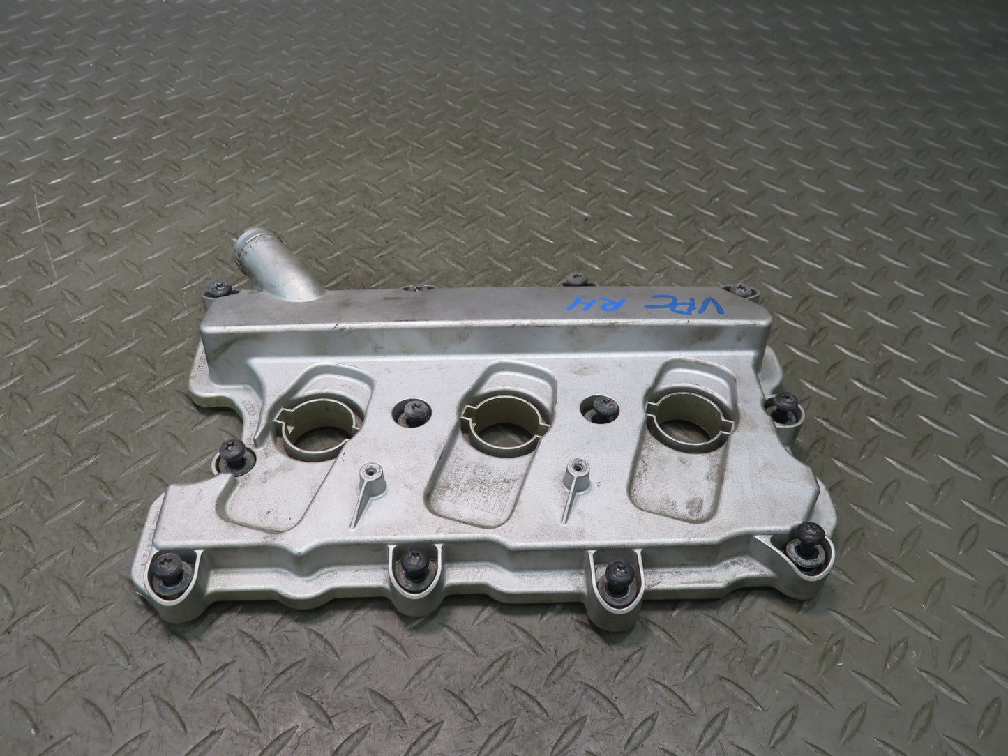 2015-2018 Porsche Cayenne 958 Hybrid Engine Right Cylinder Head Valve Cover