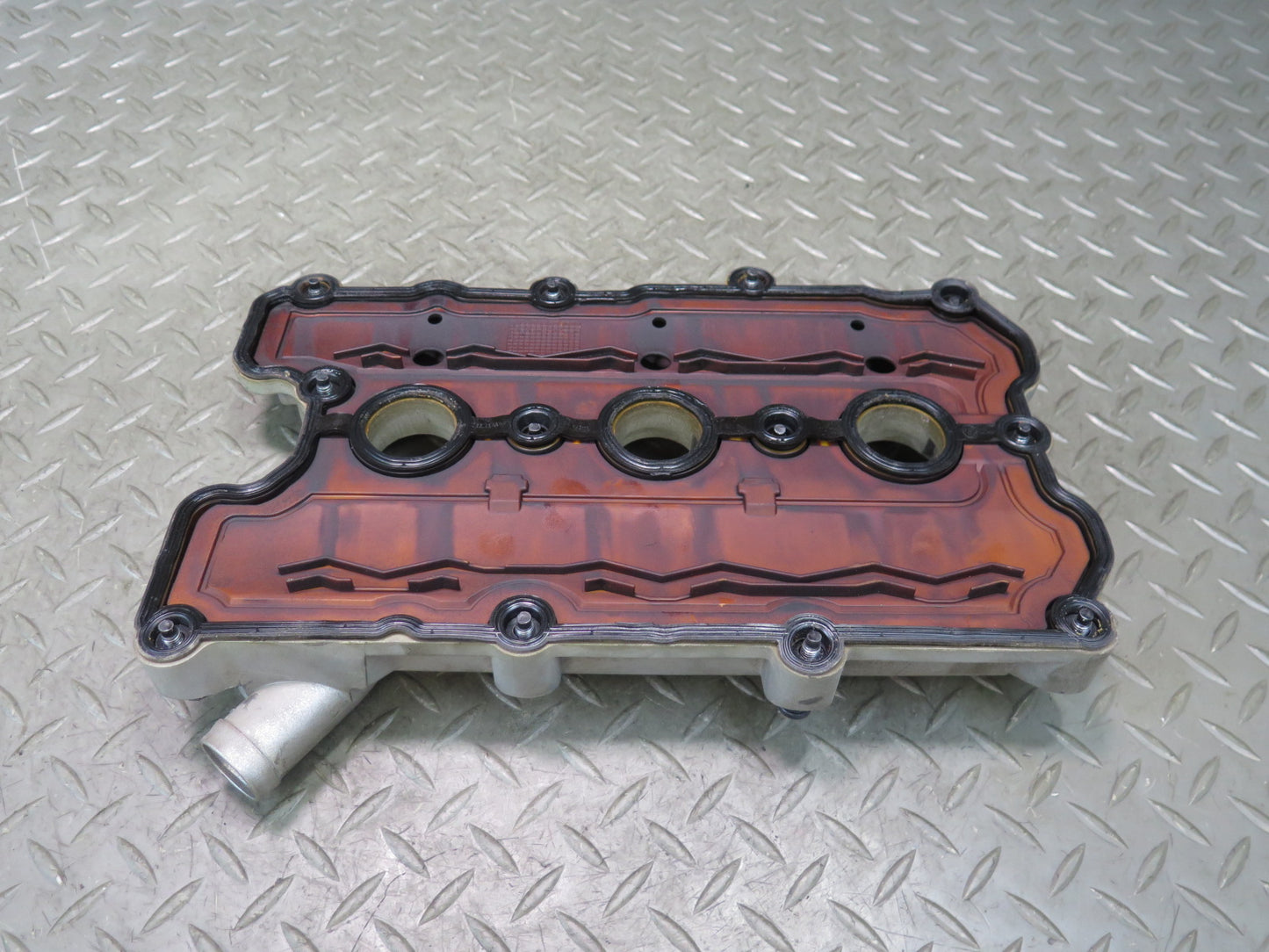 2015-2018 Porsche Cayenne 958 Hybrid Engine Right Cylinder Head Valve Cover
