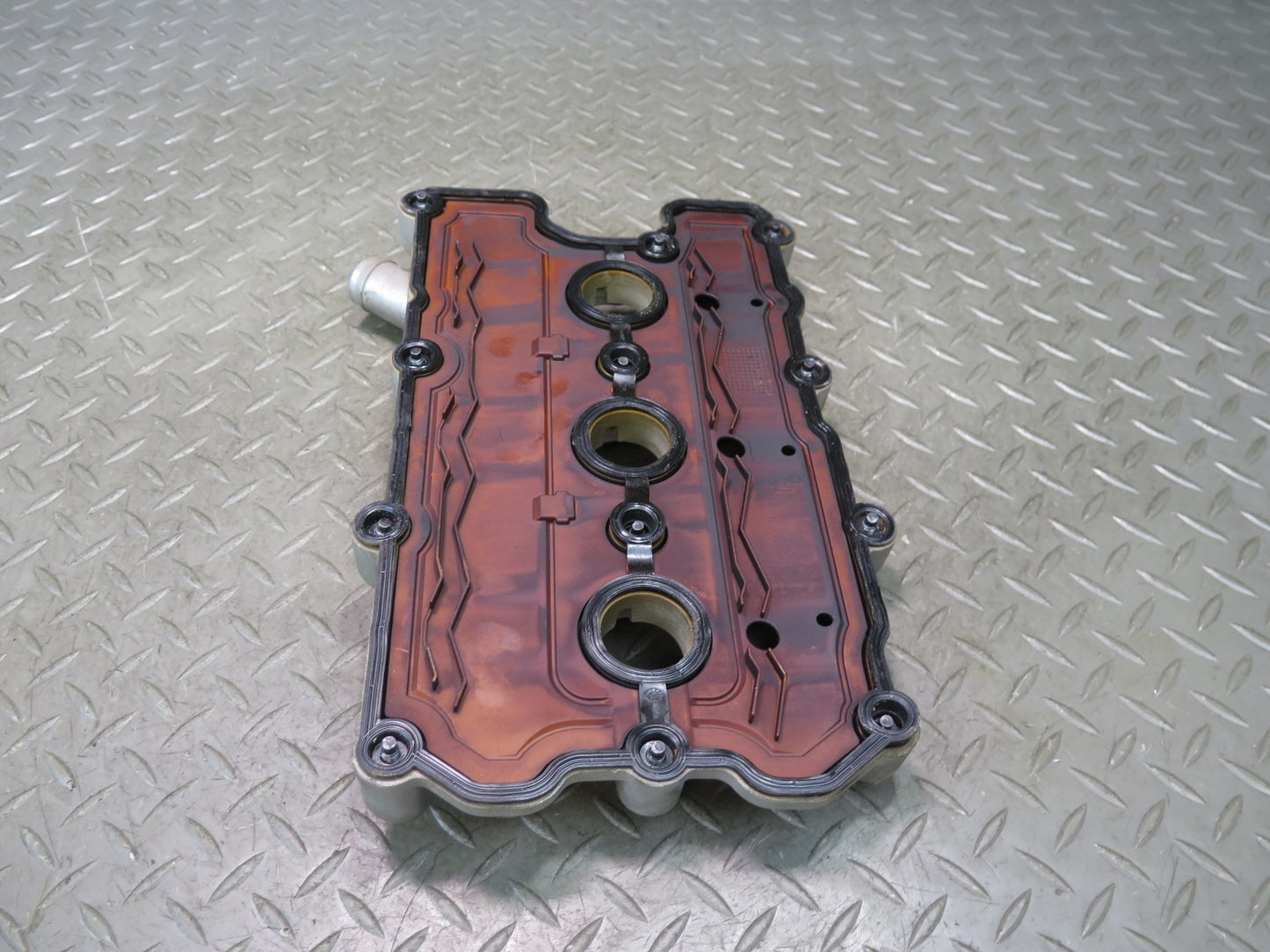 2015-2018 Porsche Cayenne 958 Hybrid Engine Right Cylinder Head Valve Cover