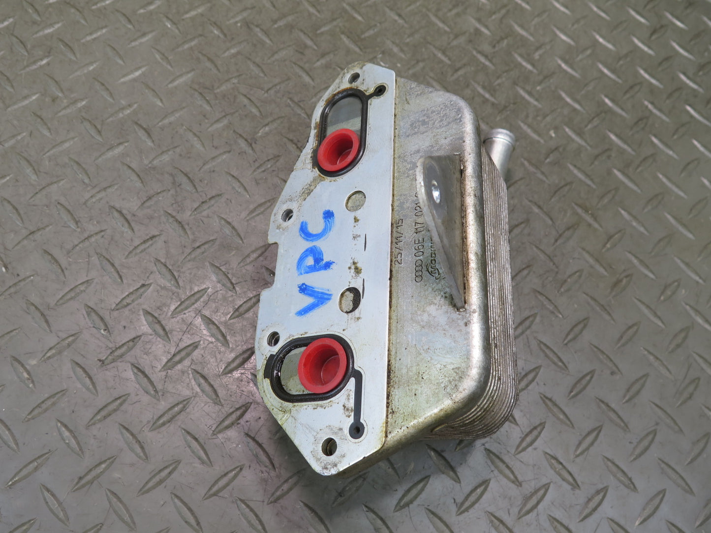 2015-2018 Porsche Cayenne 958 Hybrid Engine Motor Oil Cooler Heat Exchanger