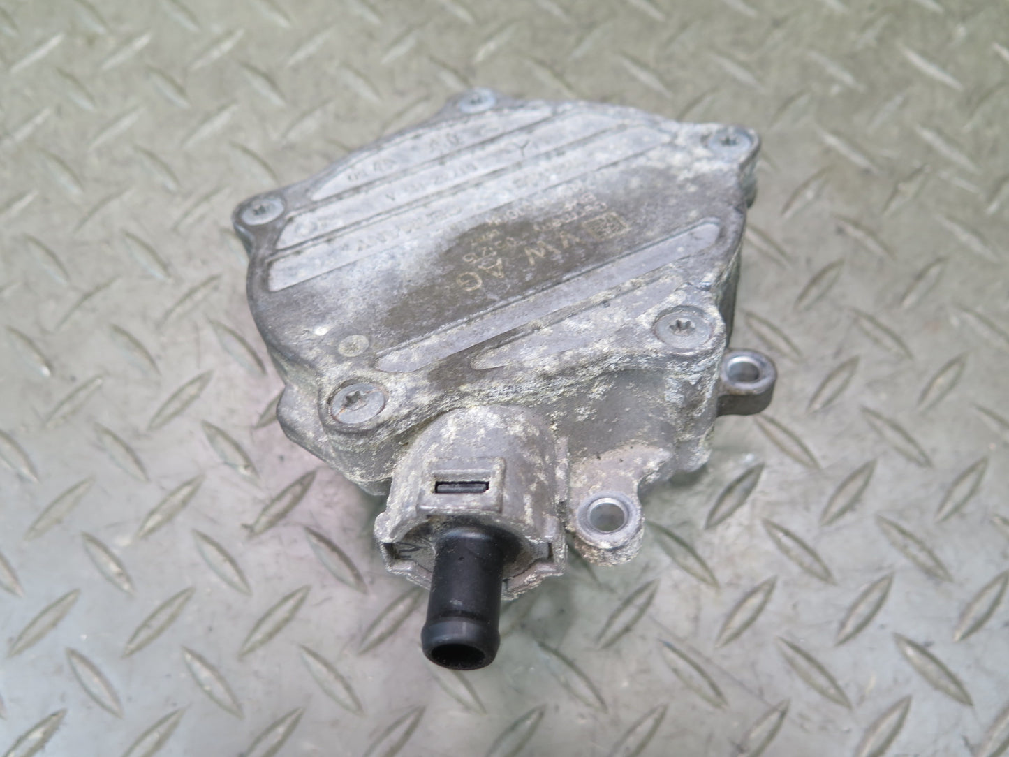 2015-2018 Porsche Cayenne 958 Hybrid 3.0L Engine Brake Vacuum Pump 06E145100R
