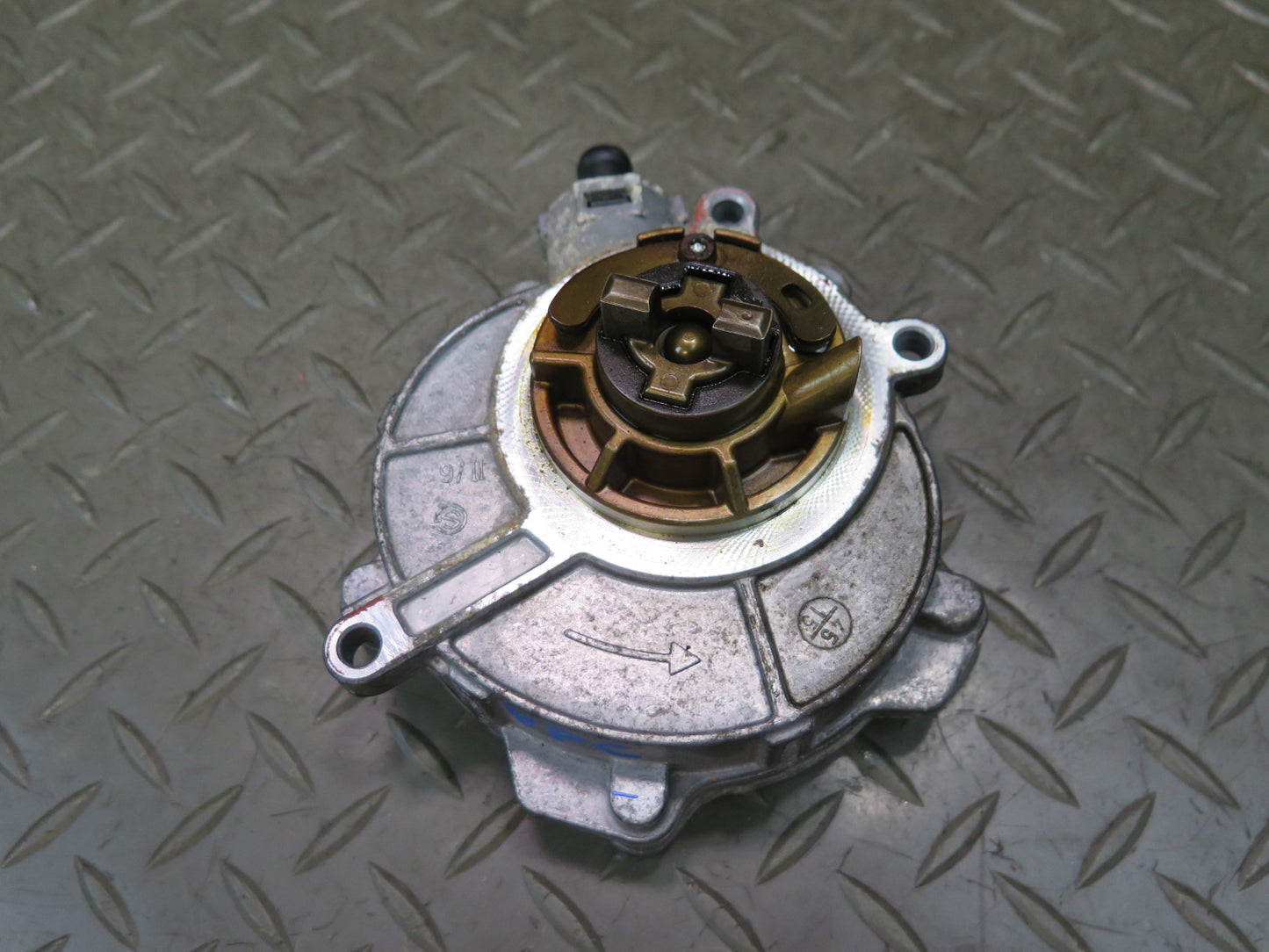 2015-2018 Porsche Cayenne 958 Hybrid 3.0L Engine Brake Vacuum Pump 06E145100R