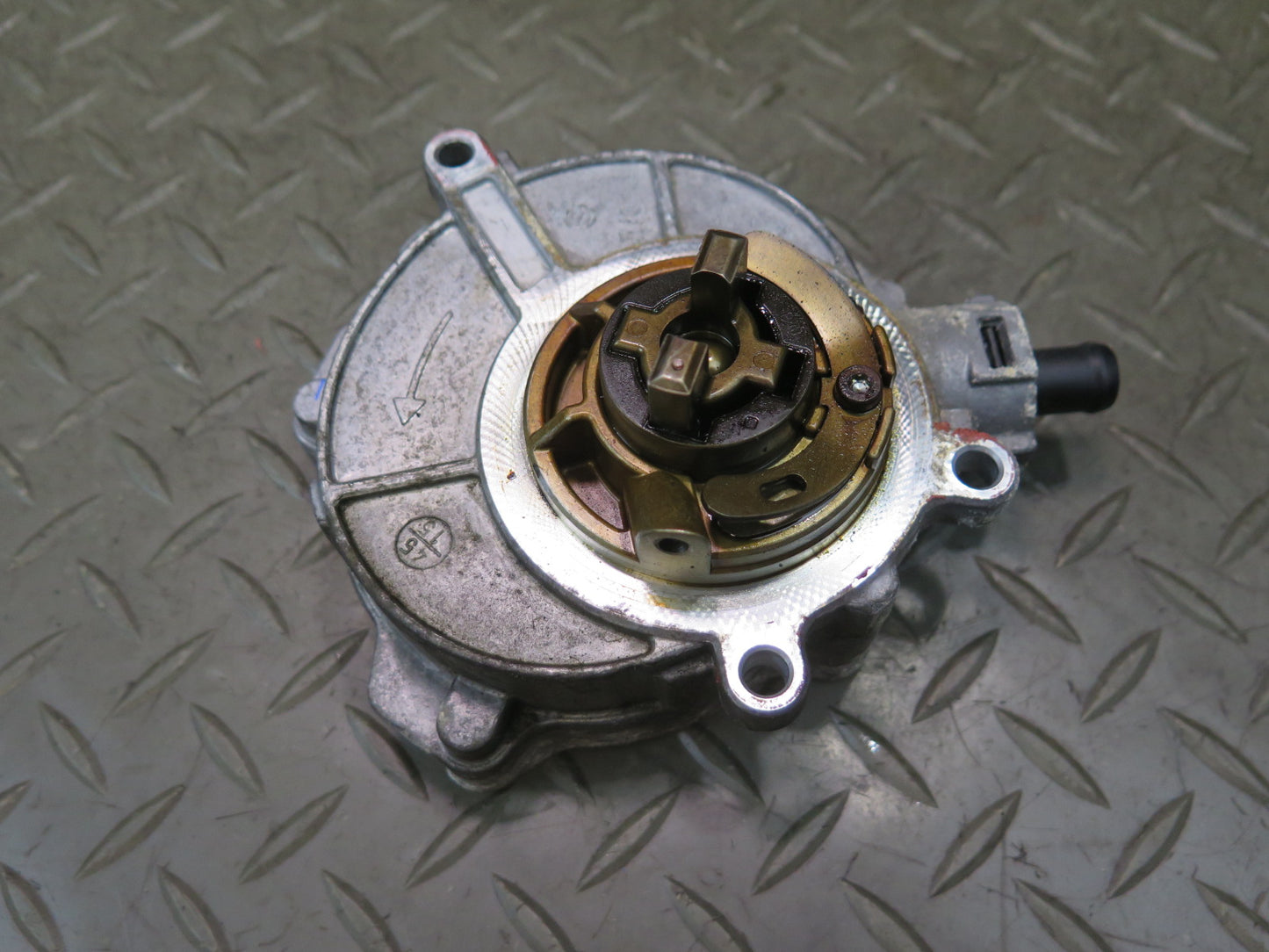 2015-2018 Porsche Cayenne 958 Hybrid 3.0L Engine Brake Vacuum Pump 06E145100R