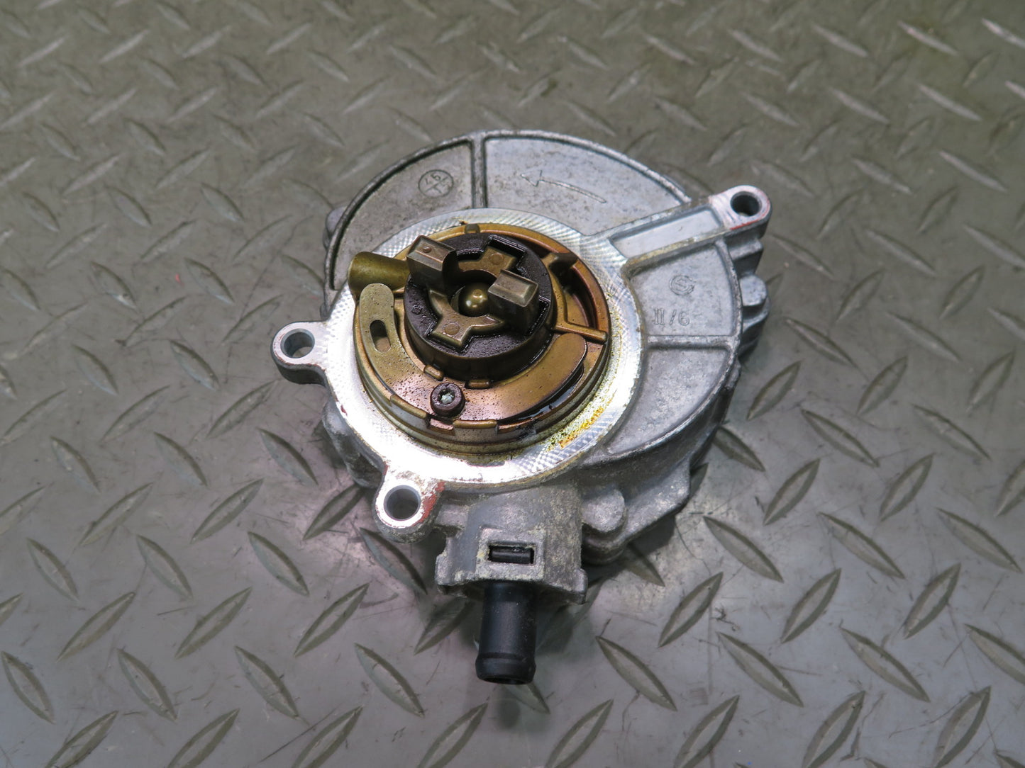 2015-2018 Porsche Cayenne 958 Hybrid 3.0L Engine Brake Vacuum Pump 06E145100R