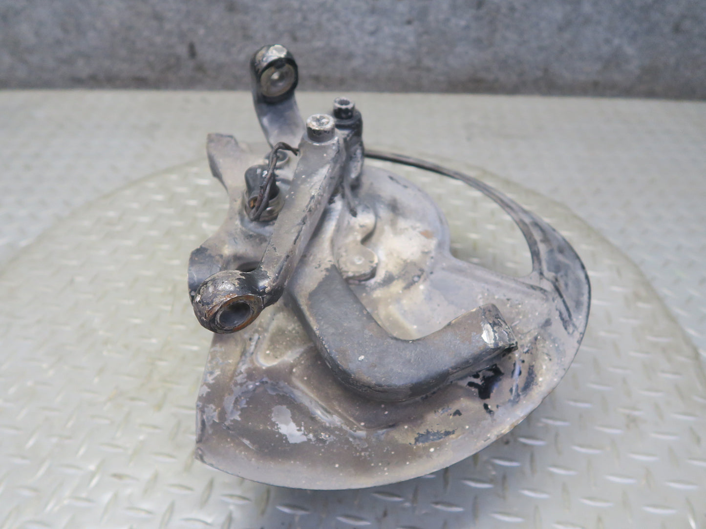 1987 Porsche 928 S4 Front Left Spindle Knuckle Wheel Hub Bearing