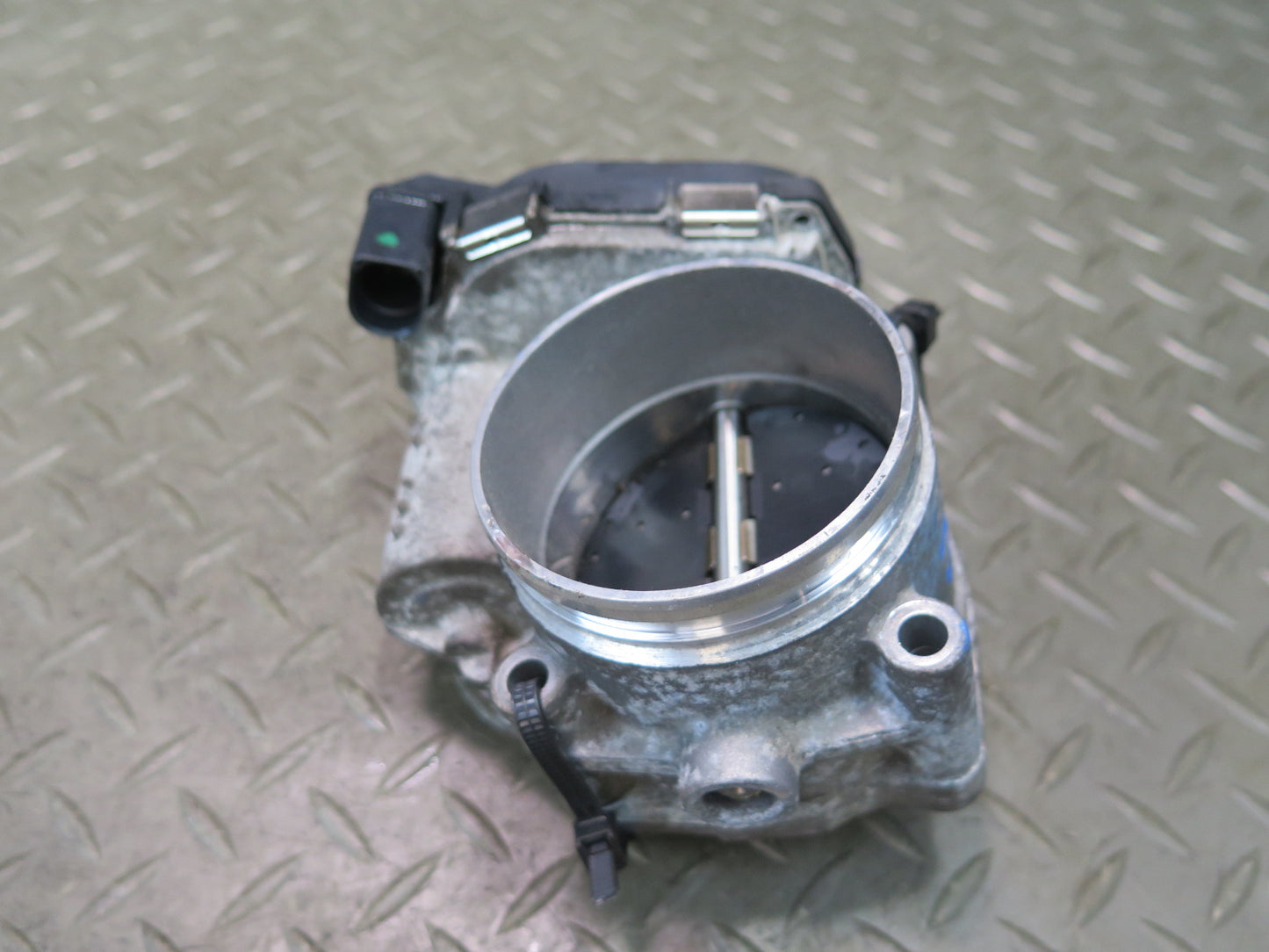 2015-2018 Porsche Cayenne 958 Hybrid Engine Motor Throttle Body 06E133062H