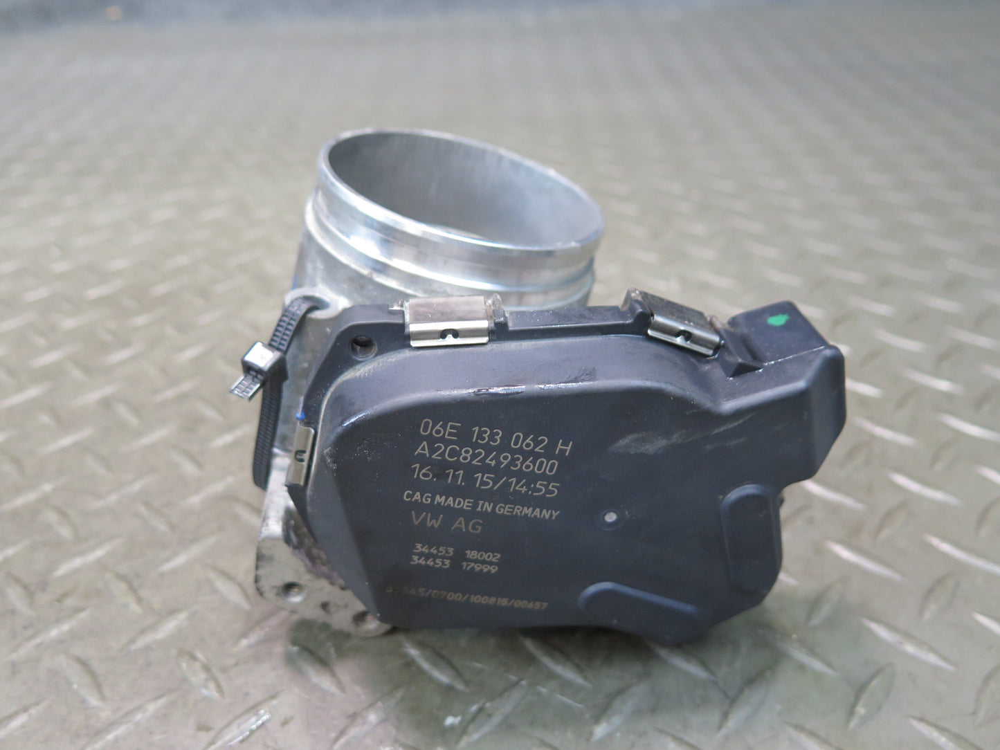 2015-2018 Porsche Cayenne 958 Hybrid Engine Motor Throttle Body 06E133062H