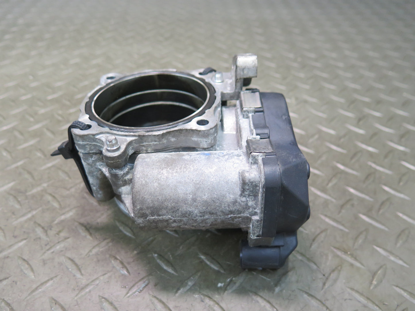 2015-2018 Porsche Cayenne 958 Hybrid Engine Motor Throttle Body 06E133062H