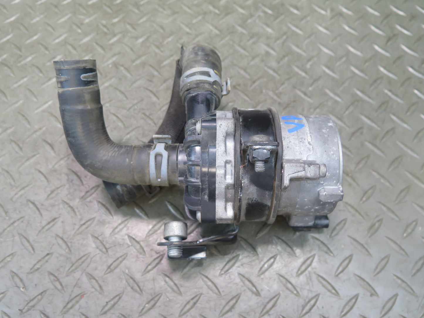 2015-2018 Porsche Cayenne 958 Hybrid Auxiliary AUX Coolant Water Pump 7P0965567