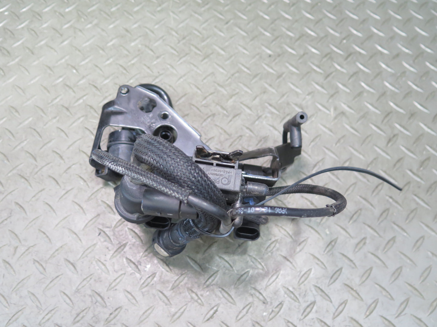16-18 Porsche Cayenne 958 E-hybrid Vacuum Fuel Vent Purge Valve Solenoid Bracket