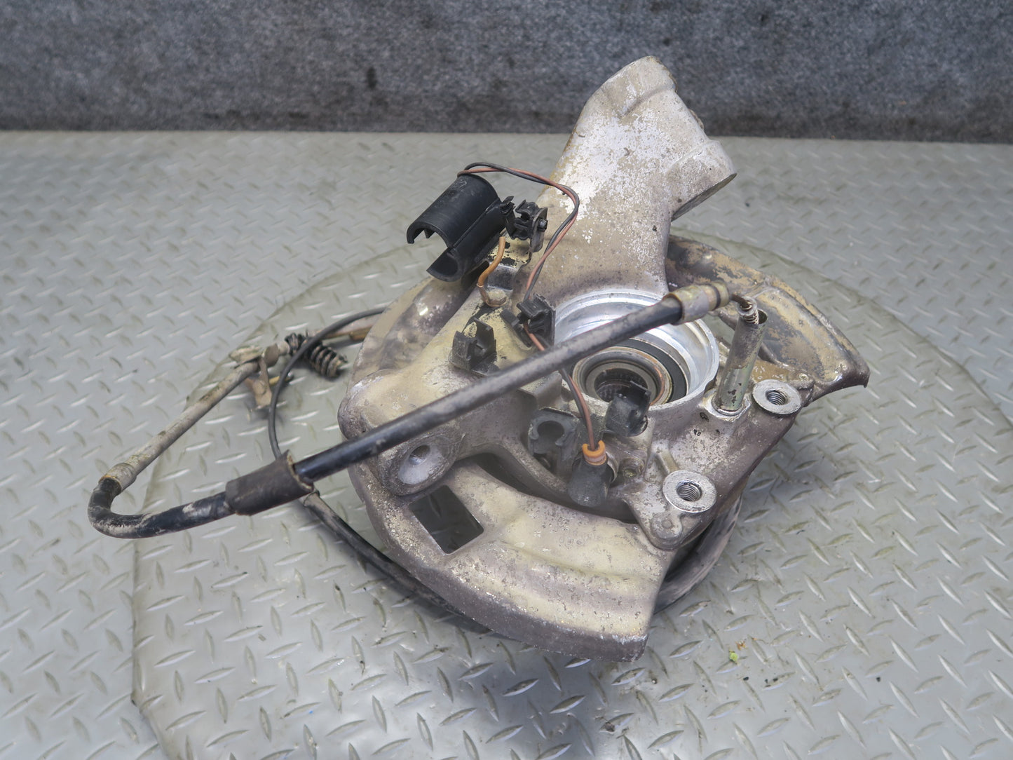 1987 Porsche 928 S4 Rear Right Spindle Knuckle Wheel Hub Bearing