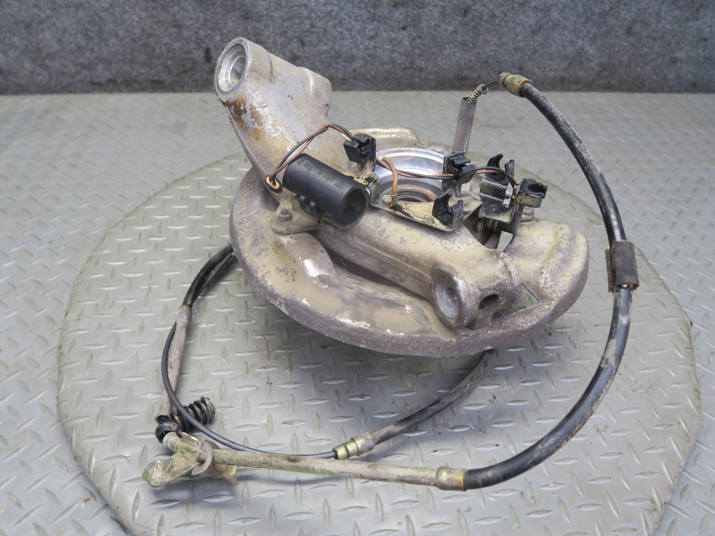 1987 Porsche 928 S4 Rear Right Spindle Knuckle Wheel Hub Bearing