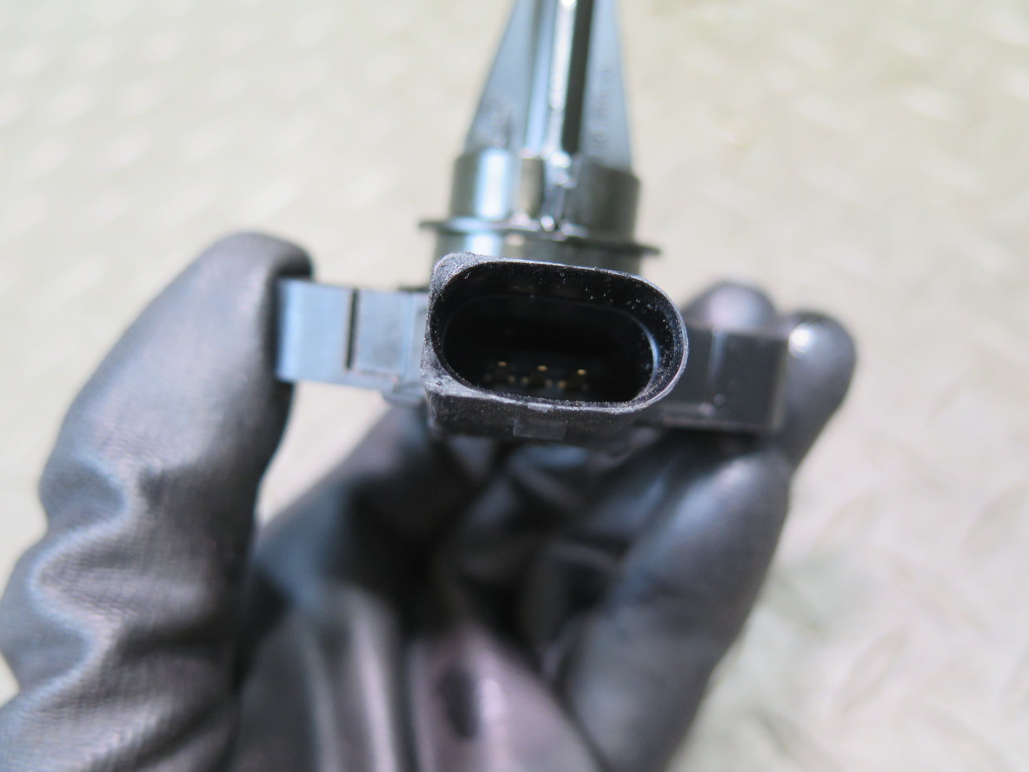 2015-2018 Porsche Cayenne 958 Hybrid Engine Motor Oil Level Sensor 03C907660S