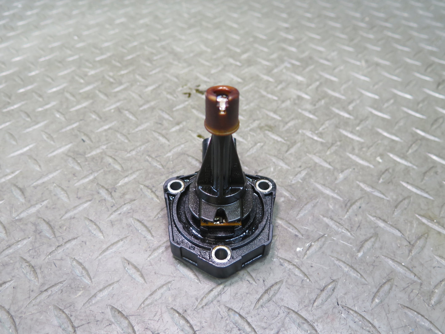 2015-2018 Porsche Cayenne 958 Hybrid Engine Motor Oil Level Sensor 03C907660S