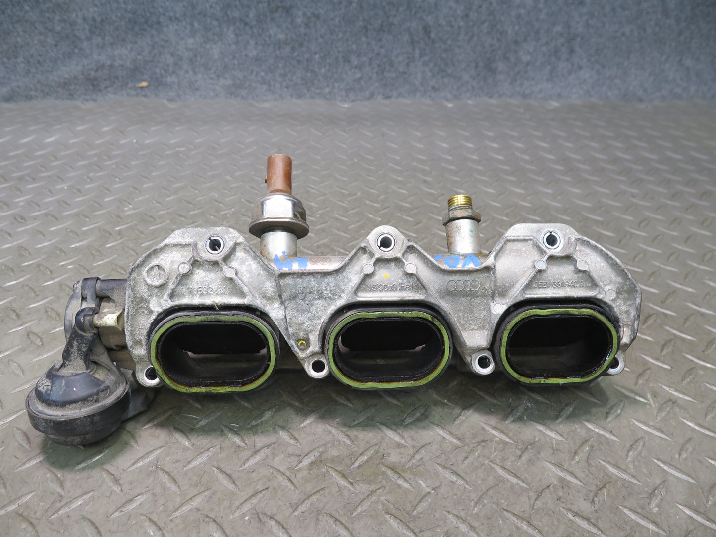 15-18 Porsche Cayenne 958 Hybrid 3.0L Engine Left Air Intake Fuel Injector Set