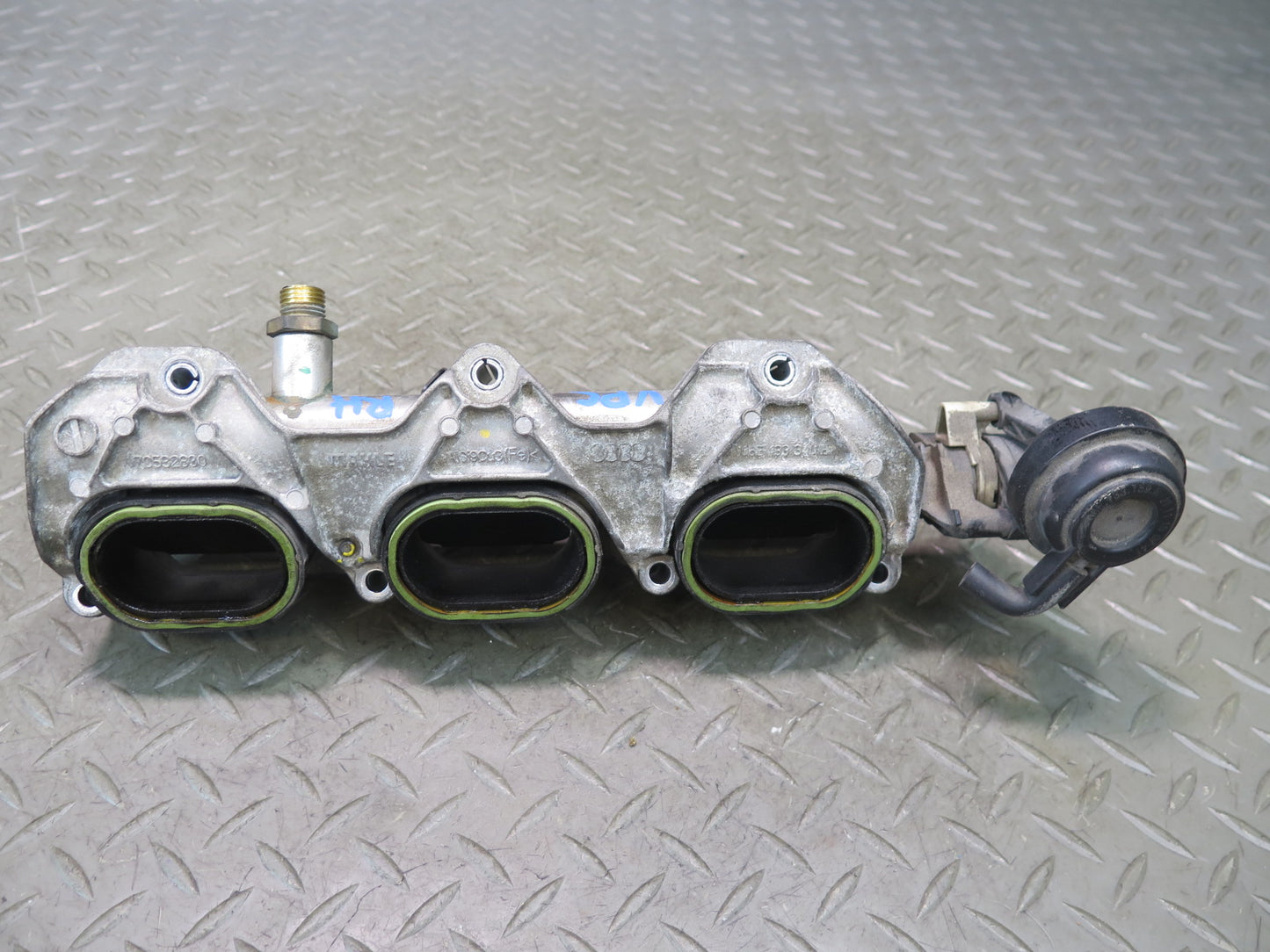 2015-2018 Porsche Cayenne 958 Hybrid Engine Right Air Intake Fuel Injector Set