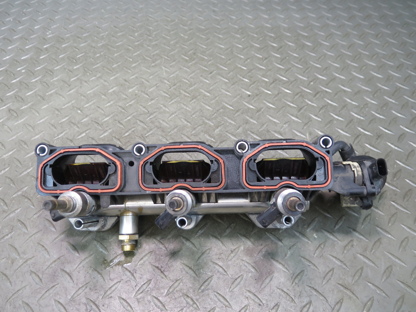2015-2018 Porsche Cayenne 958 Hybrid Engine Right Air Intake Fuel Injector Set