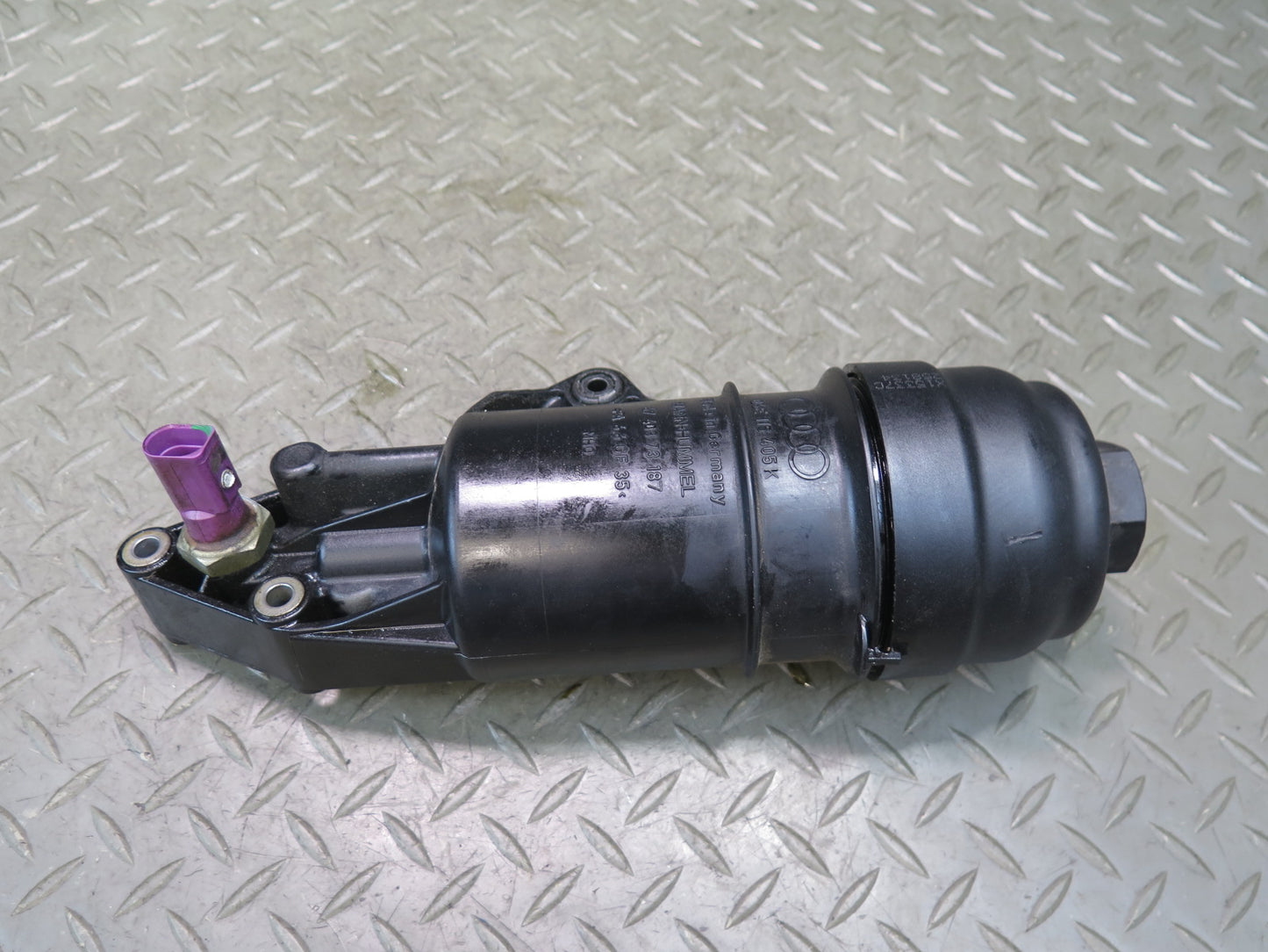 2015-2018 Porsche Cayenne 958 Hybrid Engine Motor Oil Filter Housing 06E115405K