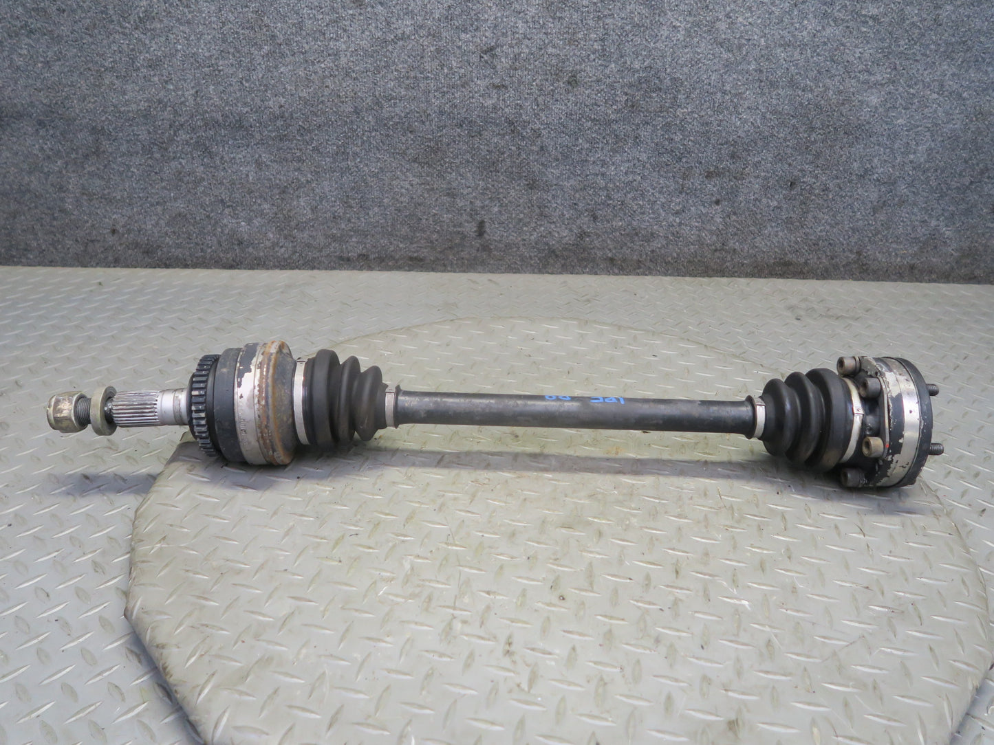 1987 Porsche 928 S4 A/T Rear Right Axle Suspension Shaft 92833203008