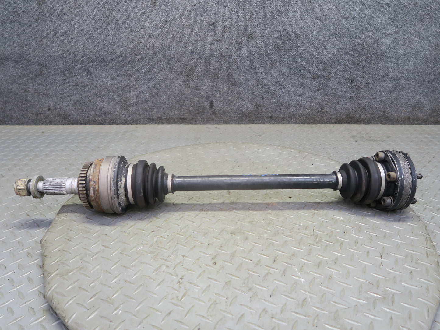 1987 Porsche 928 S-4 A/T Rear Left Axle Suspension Shaft 92833202920