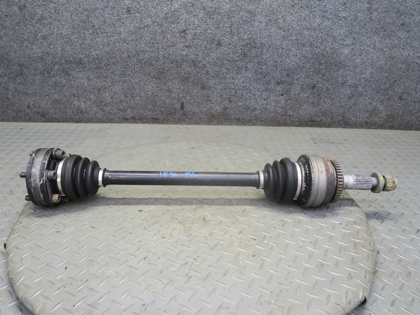1987 Porsche 928 S-4 A/T Rear Left Axle Suspension Shaft 92833202920