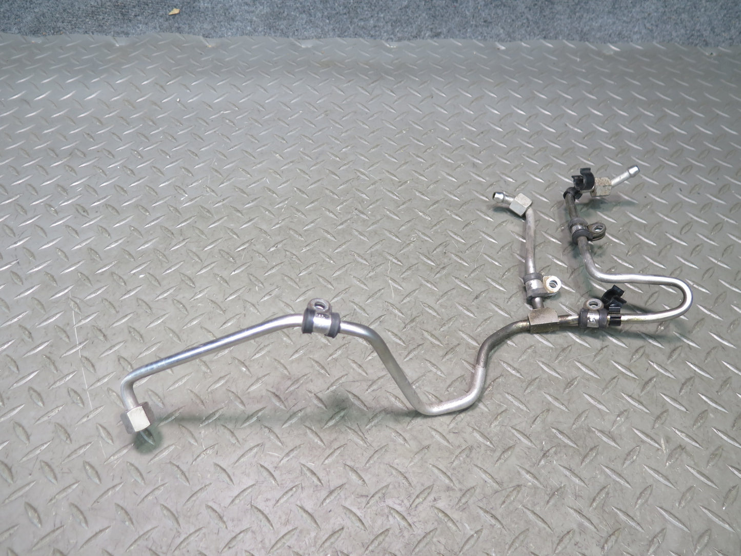 2015-2018 Porsche Cayenne 958 Hybrid 3.0L High Pressure Fuel Pump Pipe Line Set