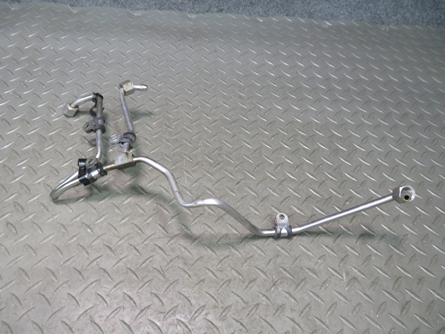2015-2018 Porsche Cayenne 958 Hybrid 3.0L High Pressure Fuel Pump Pipe Line Set