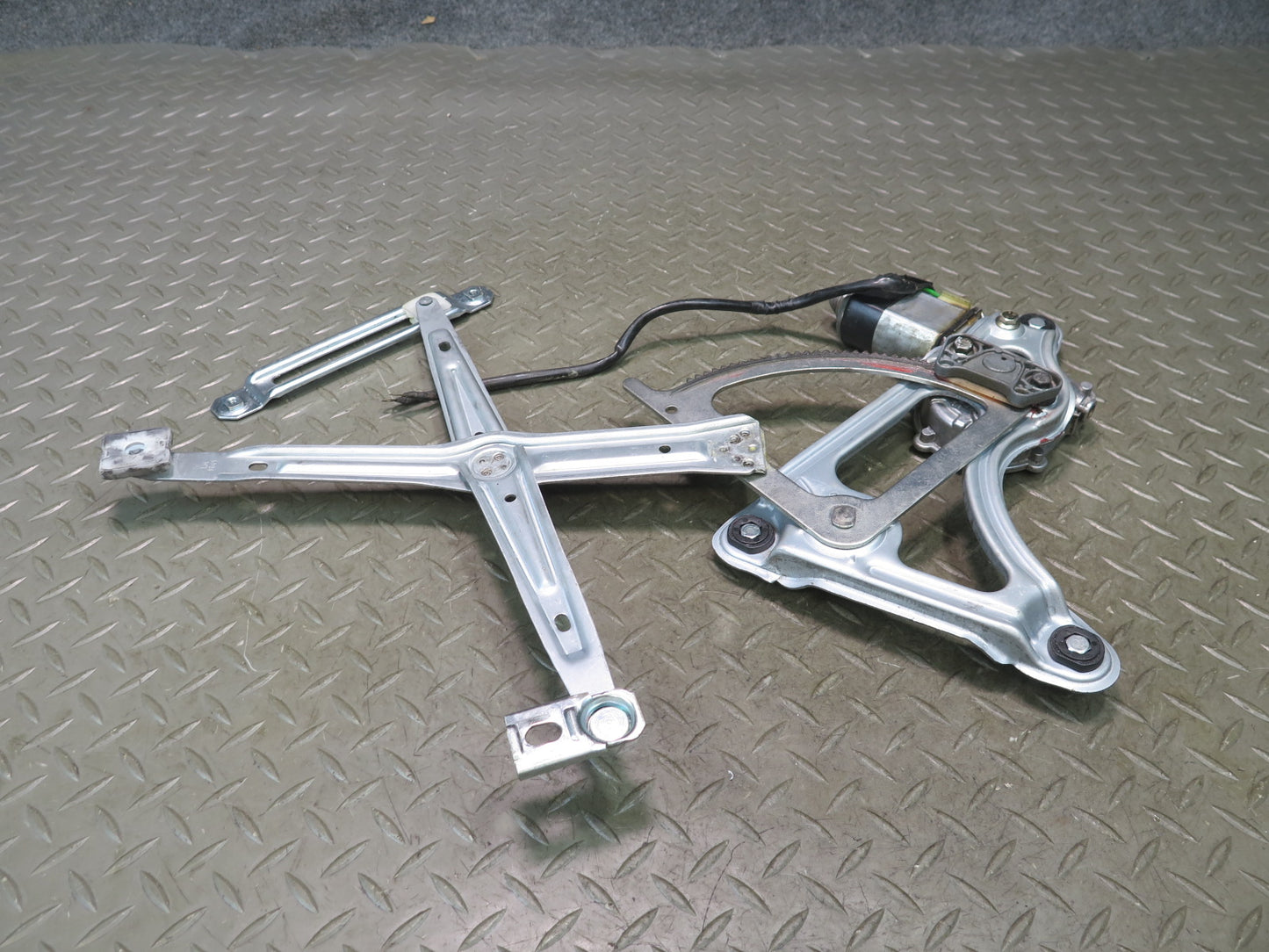 86-91 Mercedes W126 560SEL Sedan Front Left Door Window Regulator w Motor OEM