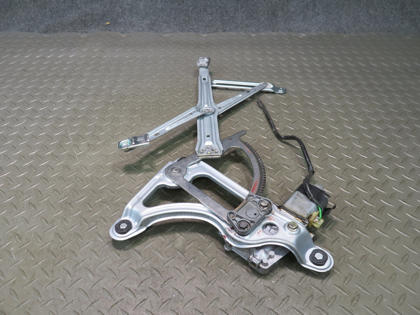 86-91 Mercedes W126 560SEL Sedan Front Left Door Window Regulator w Motor OEM