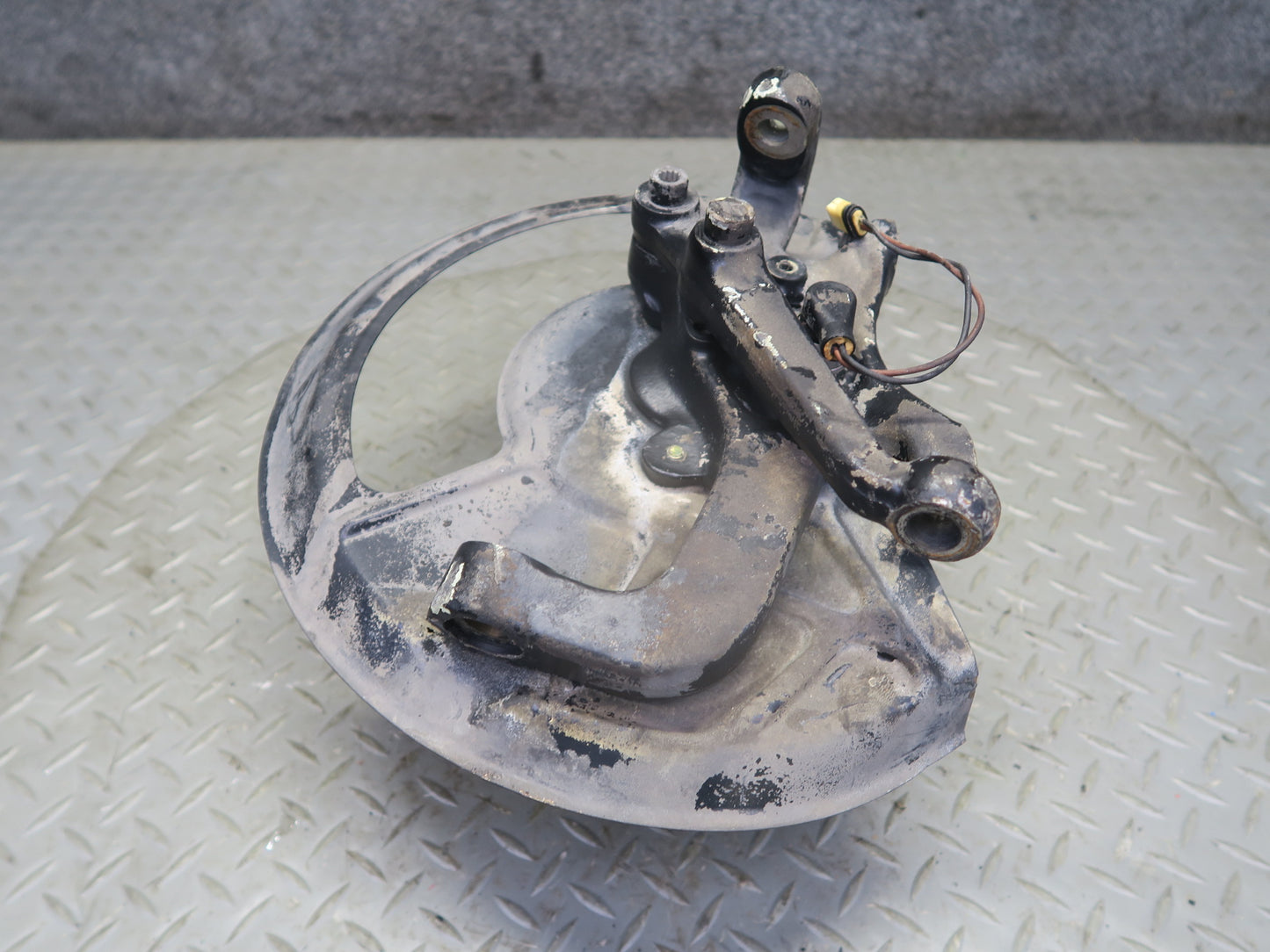1987 Porsche 928 S4 Front Right Spindle Knuckle Wheel Hub Bearing 59K Miles