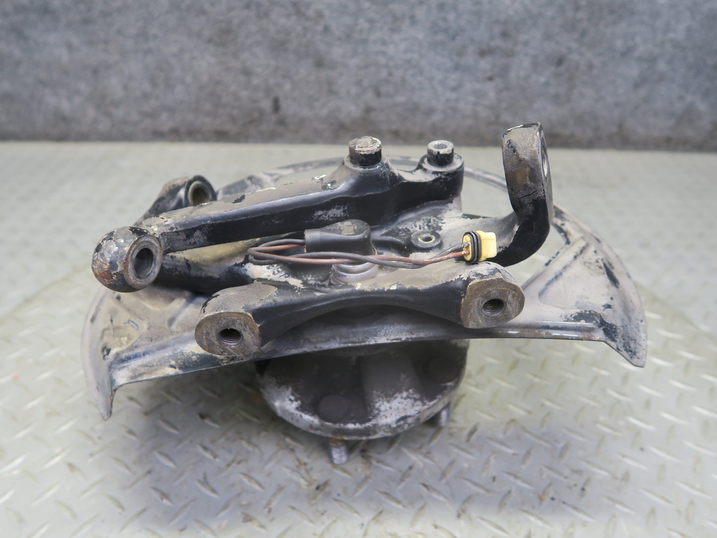 1987 Porsche 928 S4 Front Right Spindle Knuckle Wheel Hub Bearing 59K Miles