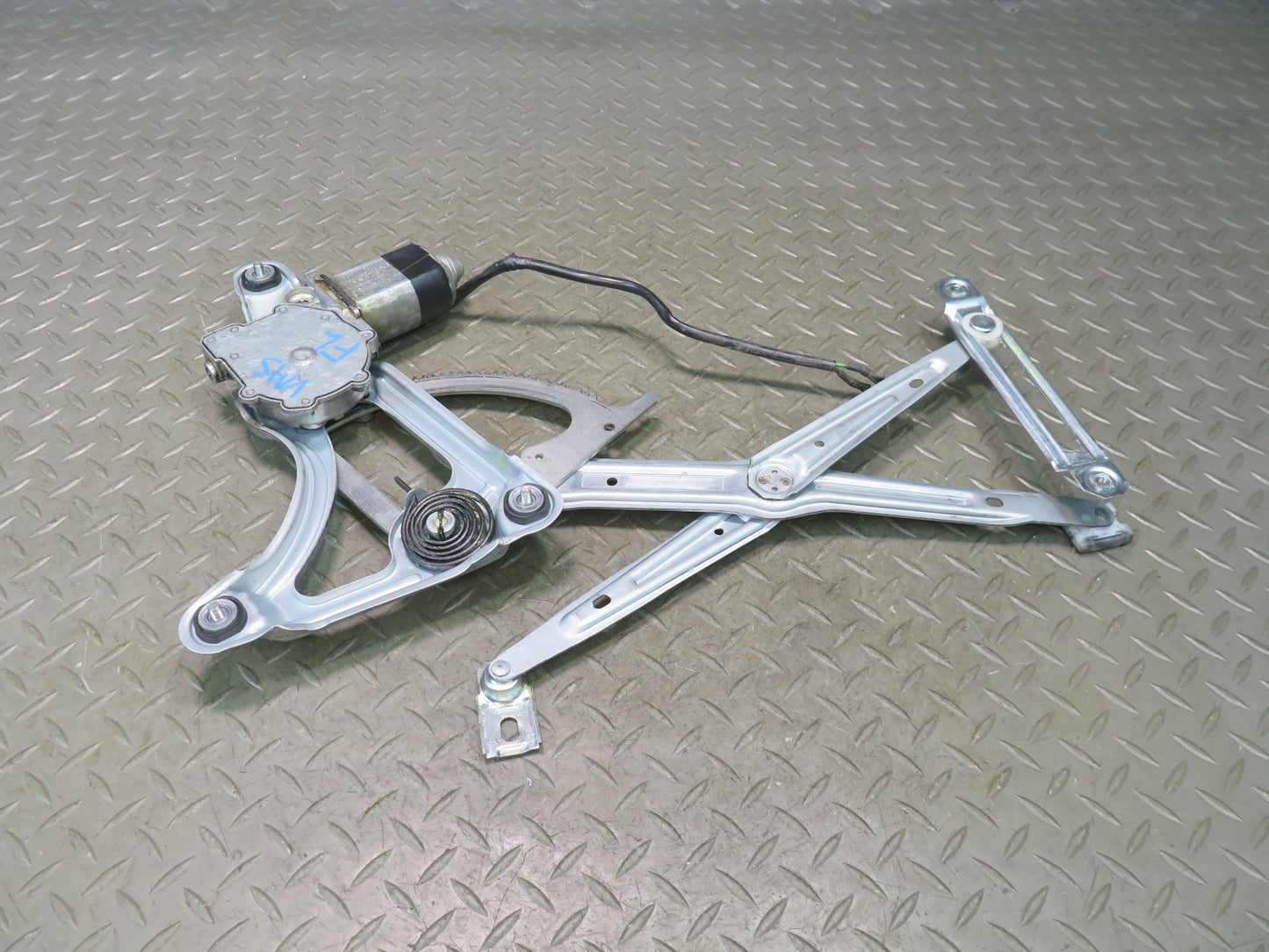 86-91 Mercedes W126 560SEL Sedan Front Left Door Window Regulator w Motor OEM
