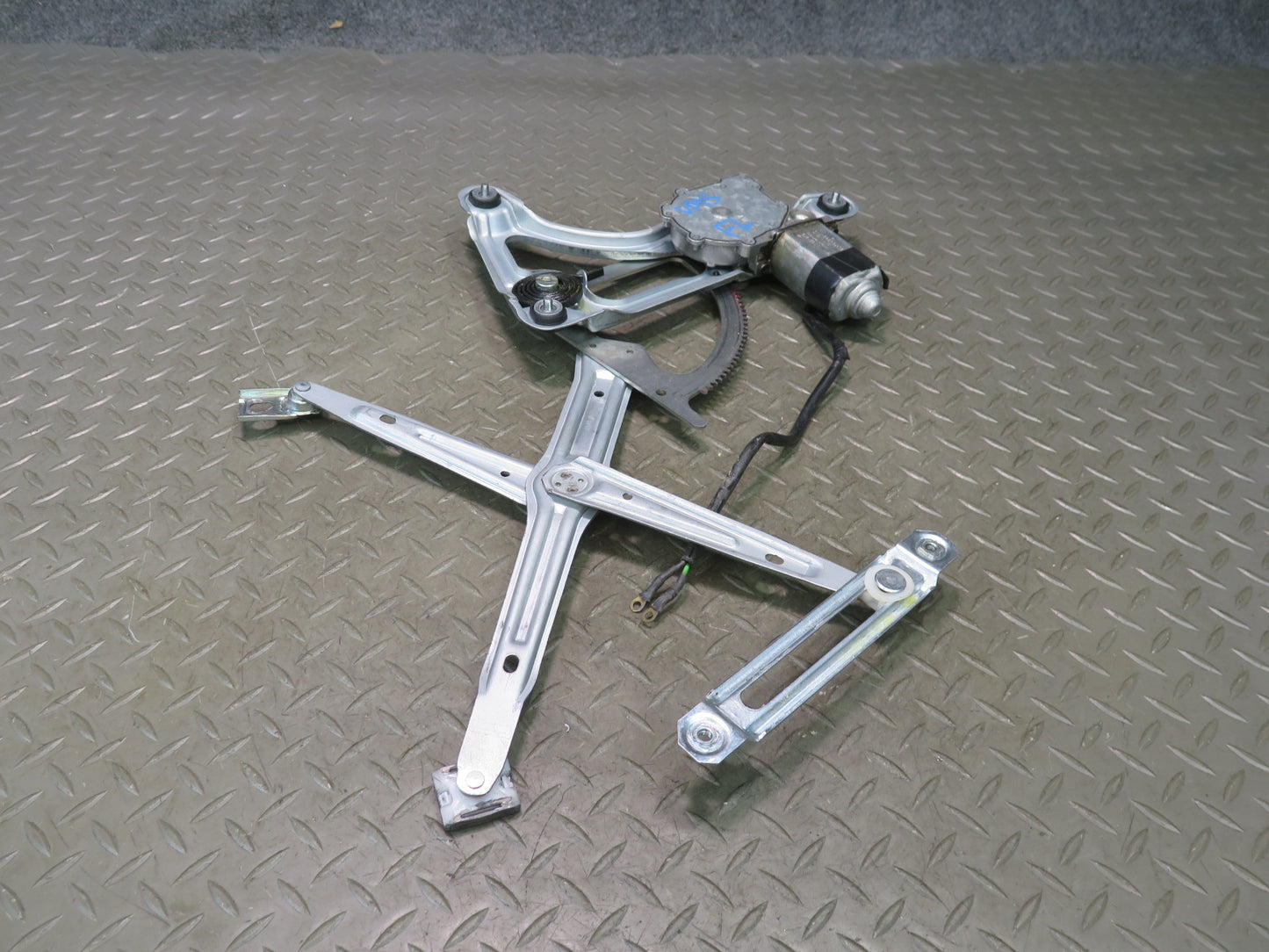 86-91 Mercedes W126 560SEL Sedan Front Left Door Window Regulator w Motor OEM
