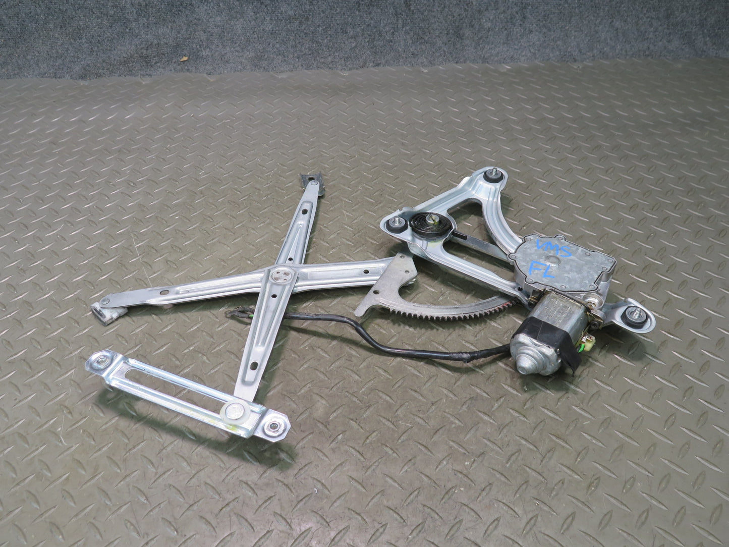 86-91 Mercedes W126 560SEL Sedan Front Left Door Window Regulator w Motor OEM