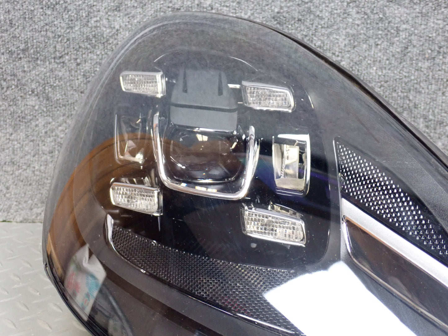 2015-2018 Porsche Cayenne 958 Front Right LED Headlight Lamp w Ballast