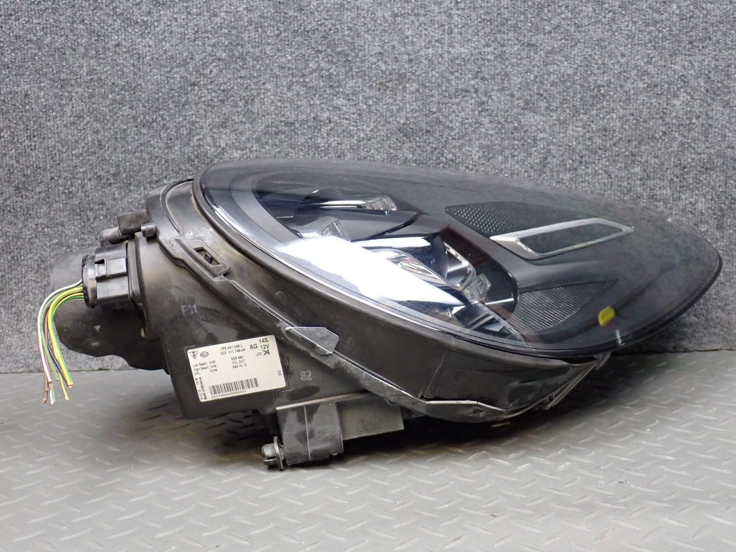 2015-2018 Porsche Cayenne 958 Front Right LED Headlight Lamp w Ballast