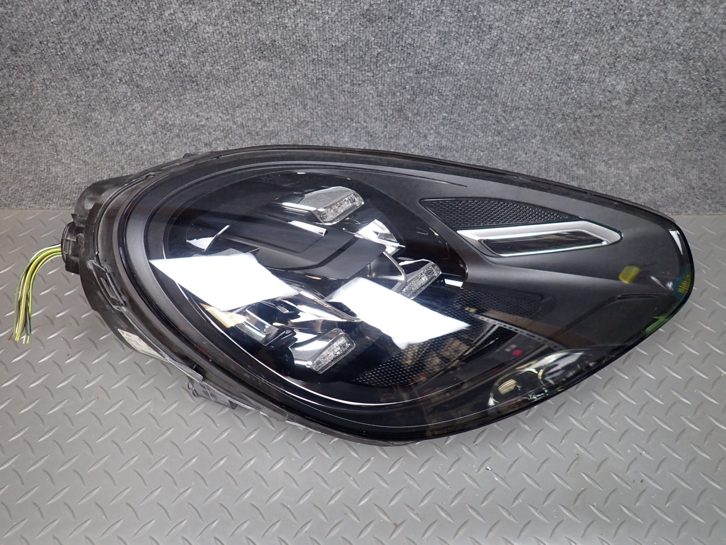 2015-2018 Porsche Cayenne 958 Front Right LED Headlight Lamp w Ballast
