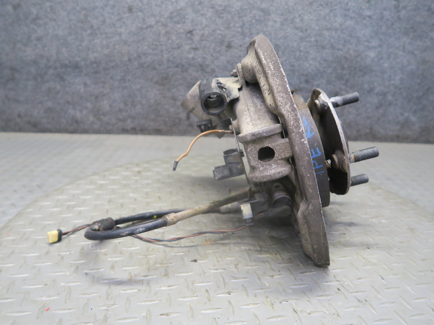 1987 Porsche 928 S4 Rear Left Spindle Knuckle Wheel Hub Bearing 59K Miles
