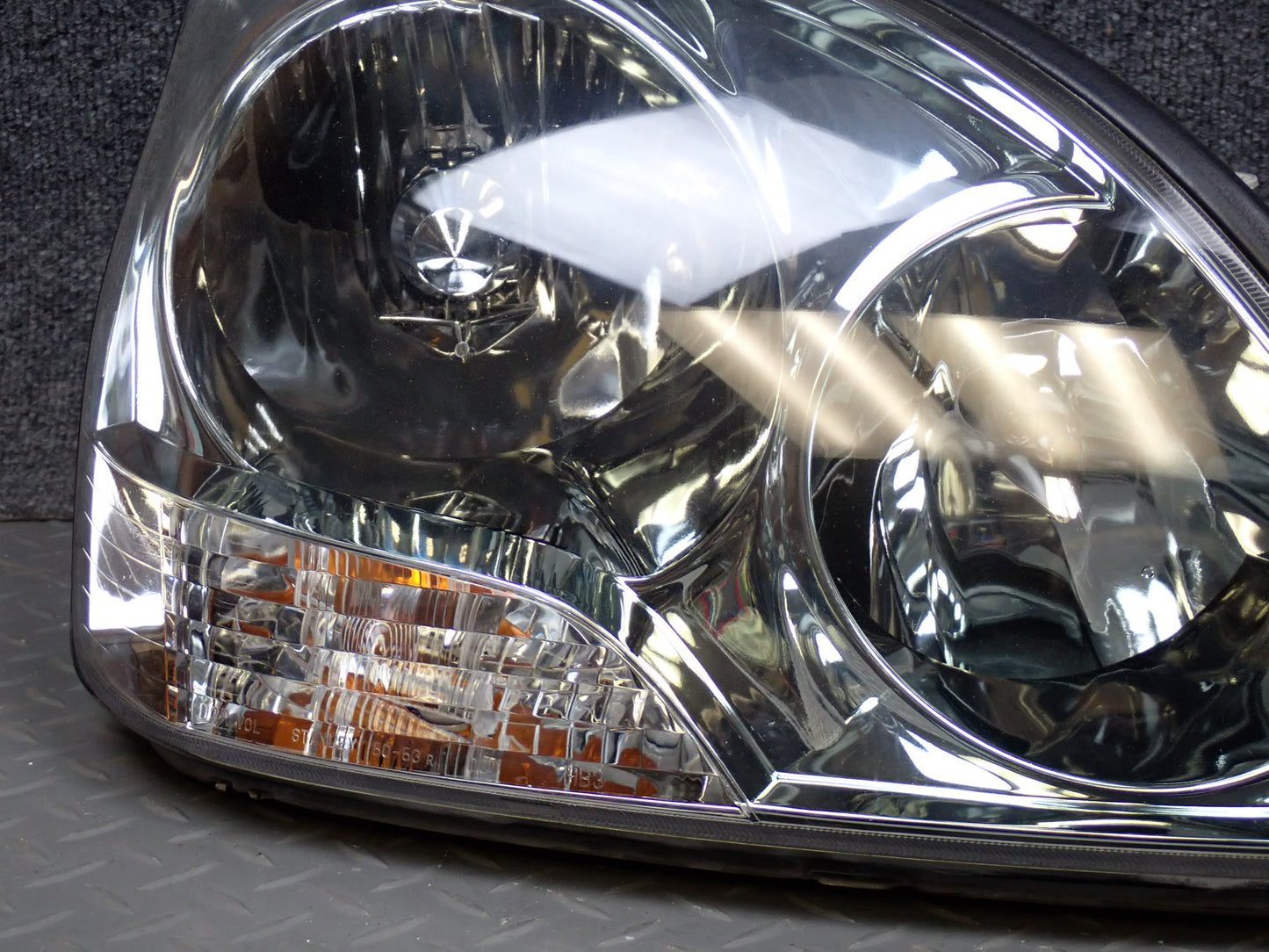 01-03 Lexus UCF30L LS430 Front Right Xenon HID Headlight Lamp OEM