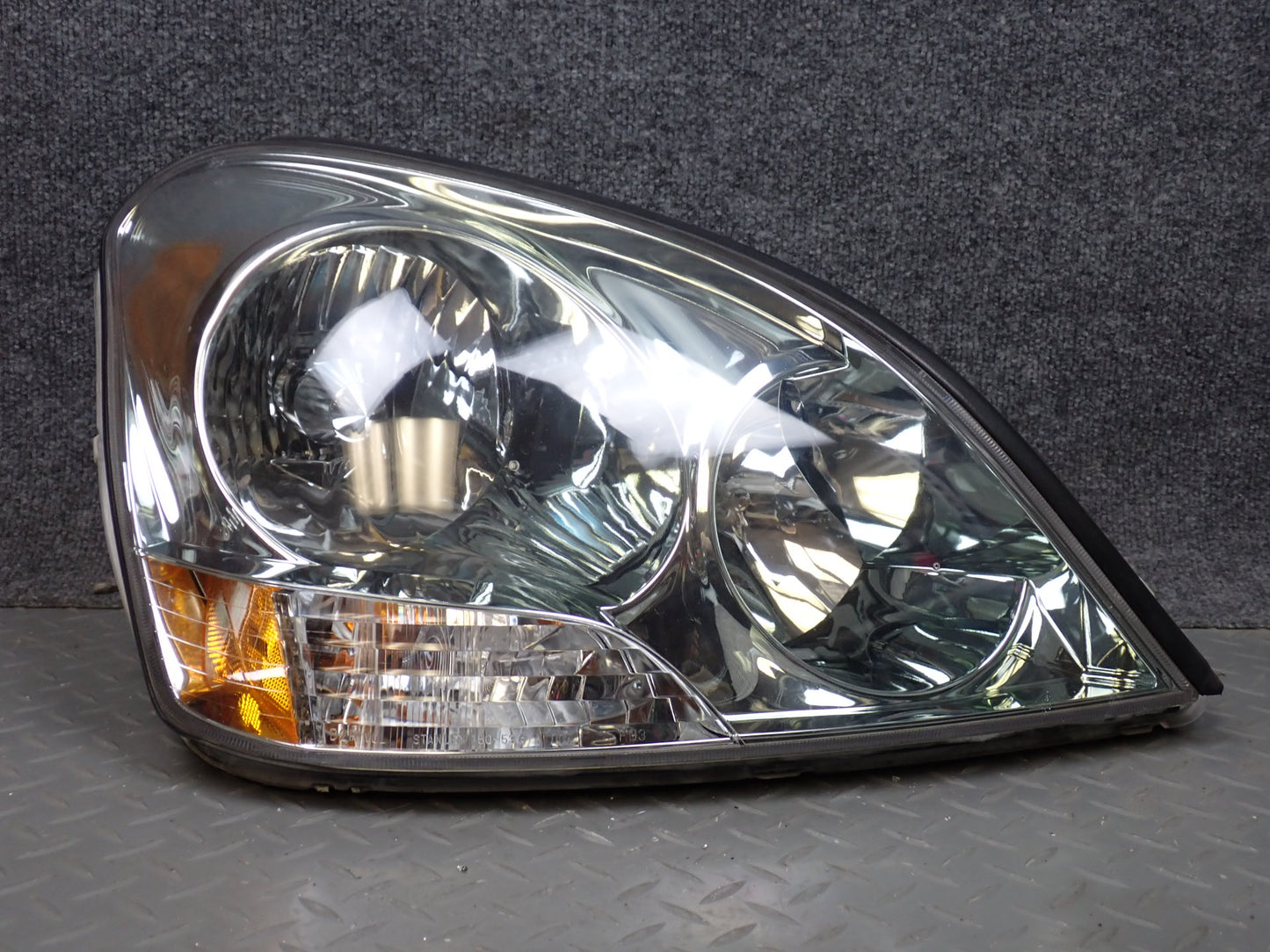 01-03 Lexus UCF30L LS430 Front Right Xenon HID Headlight Lamp OEM