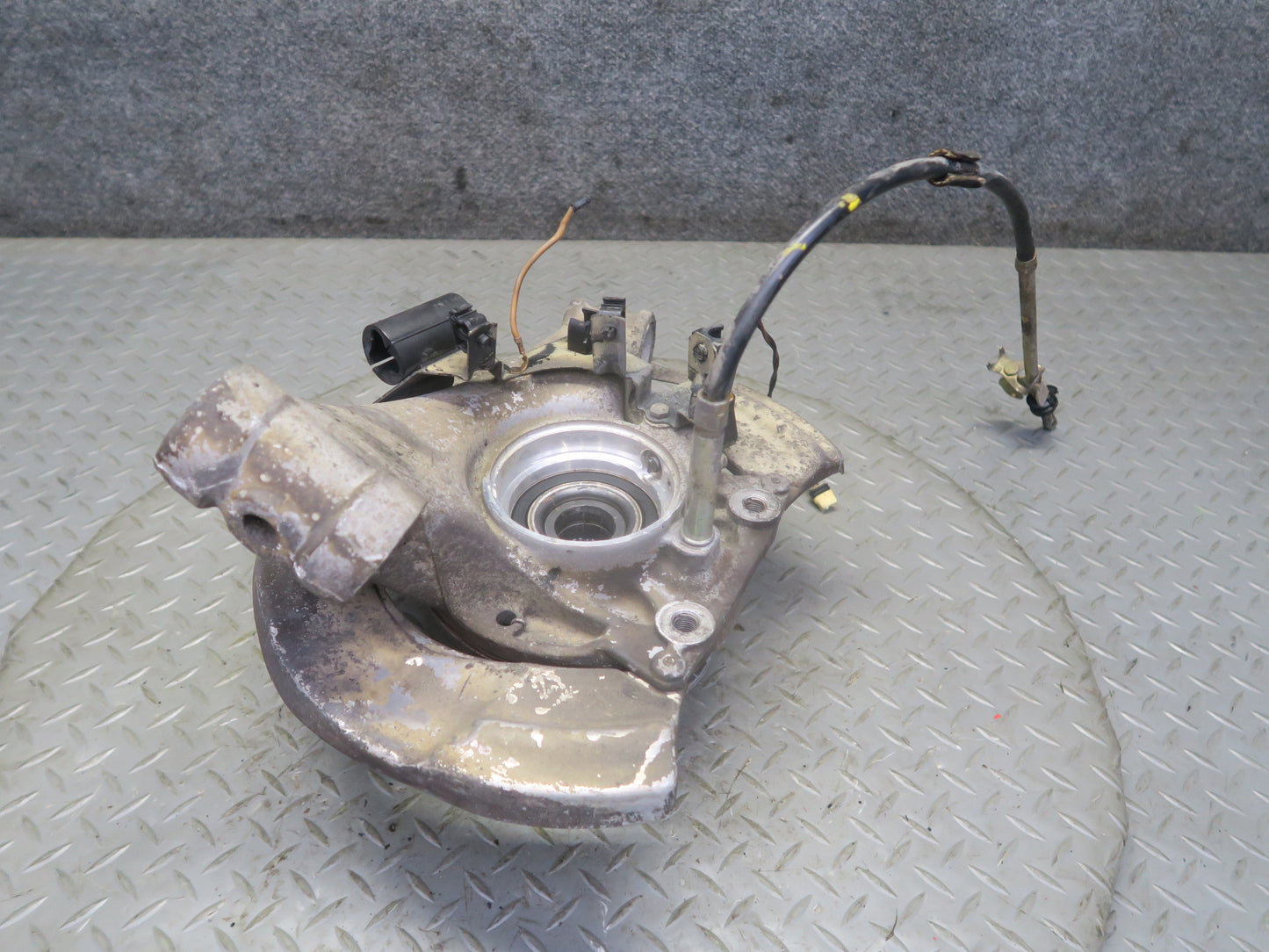 1987 Porsche 928 S4 Rear Left Spindle Knuckle Wheel Hub Bearing 59K Miles