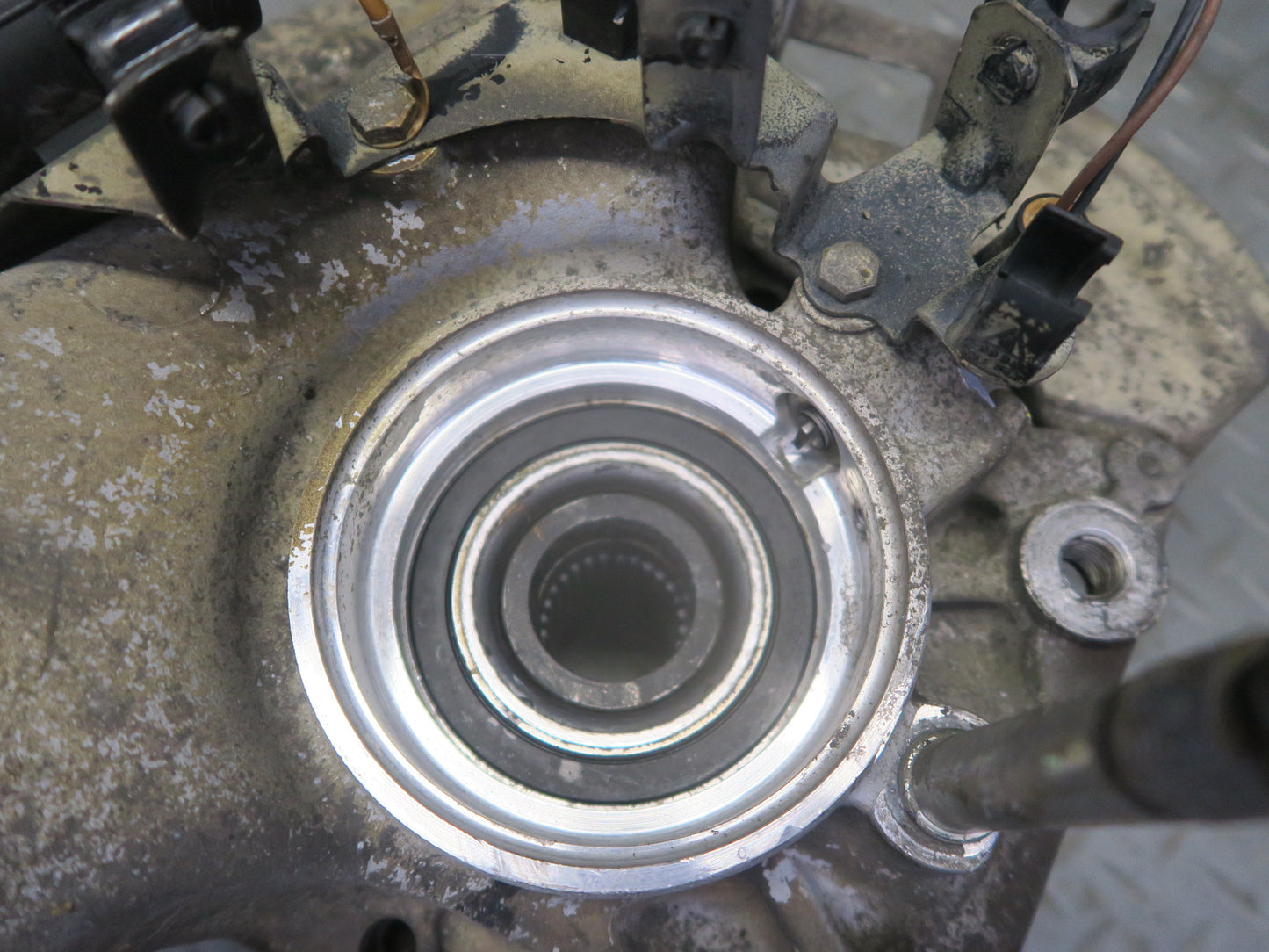1987 Porsche 928 S4 Rear Left Spindle Knuckle Wheel Hub Bearing 59K Miles