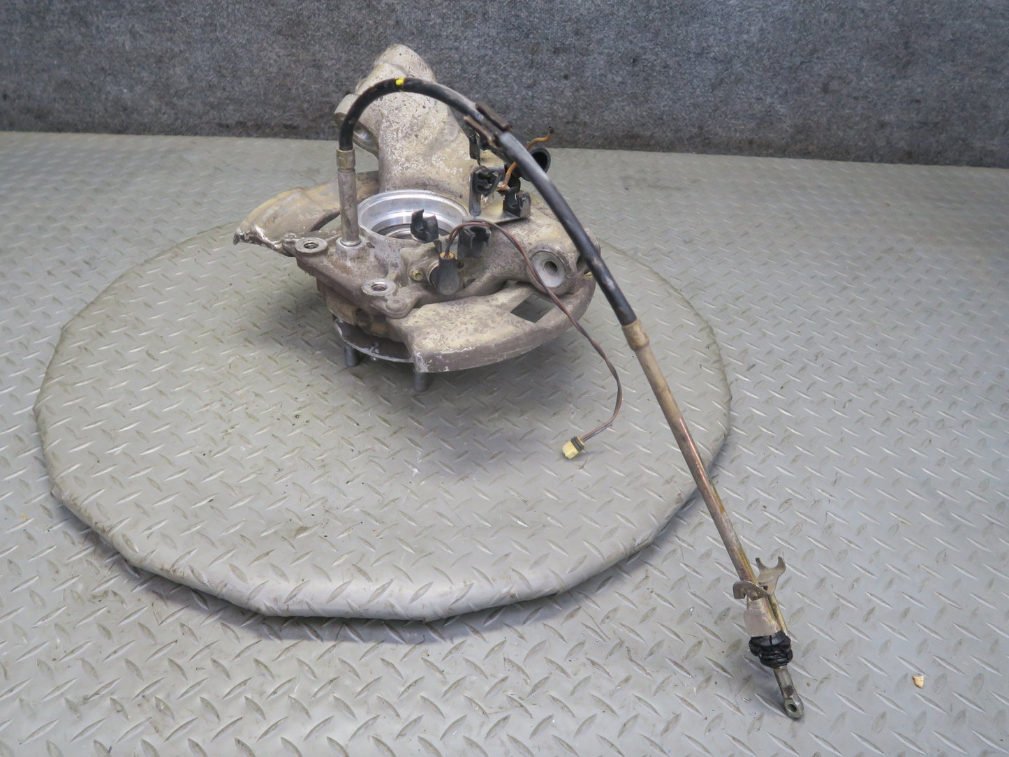 1987 Porsche 928 S4 Rear Left Spindle Knuckle Wheel Hub Bearing 59K Miles