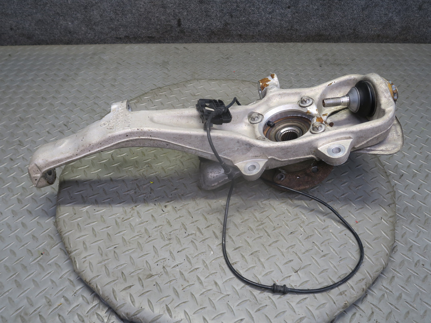2013-2019 Mercedes X166 GLS450 Front Left Driver Side Spindle Knuckle Wheel Hub